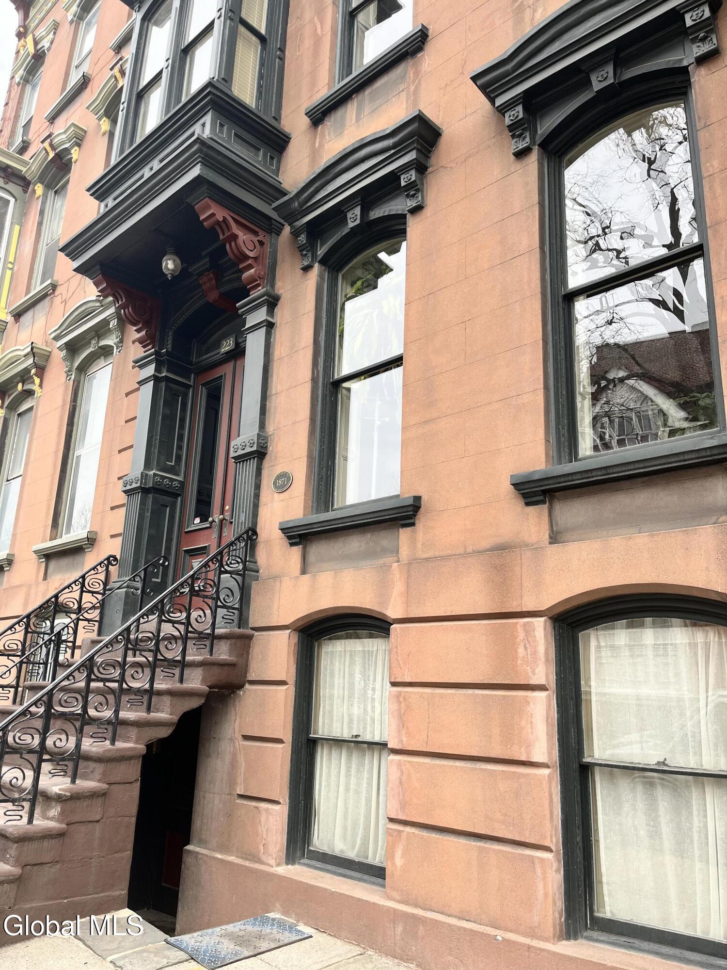 223 Lancaster Street Albany NY 12210