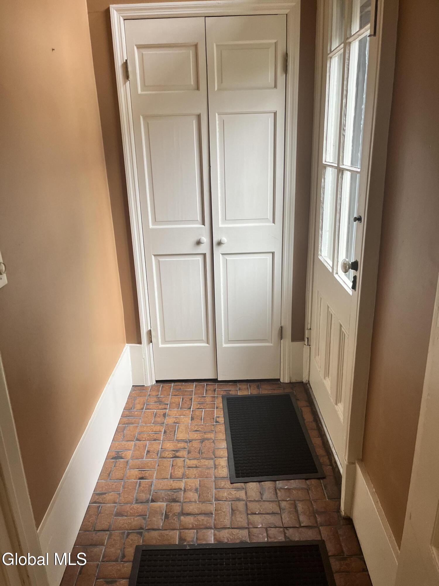 223 Lancaster Street Albany NY 12210