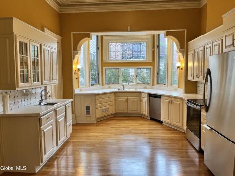 223 Lancaster Street Albany NY 12210