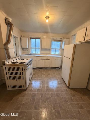 13 E 8th Avenue Gloversville NY 12078