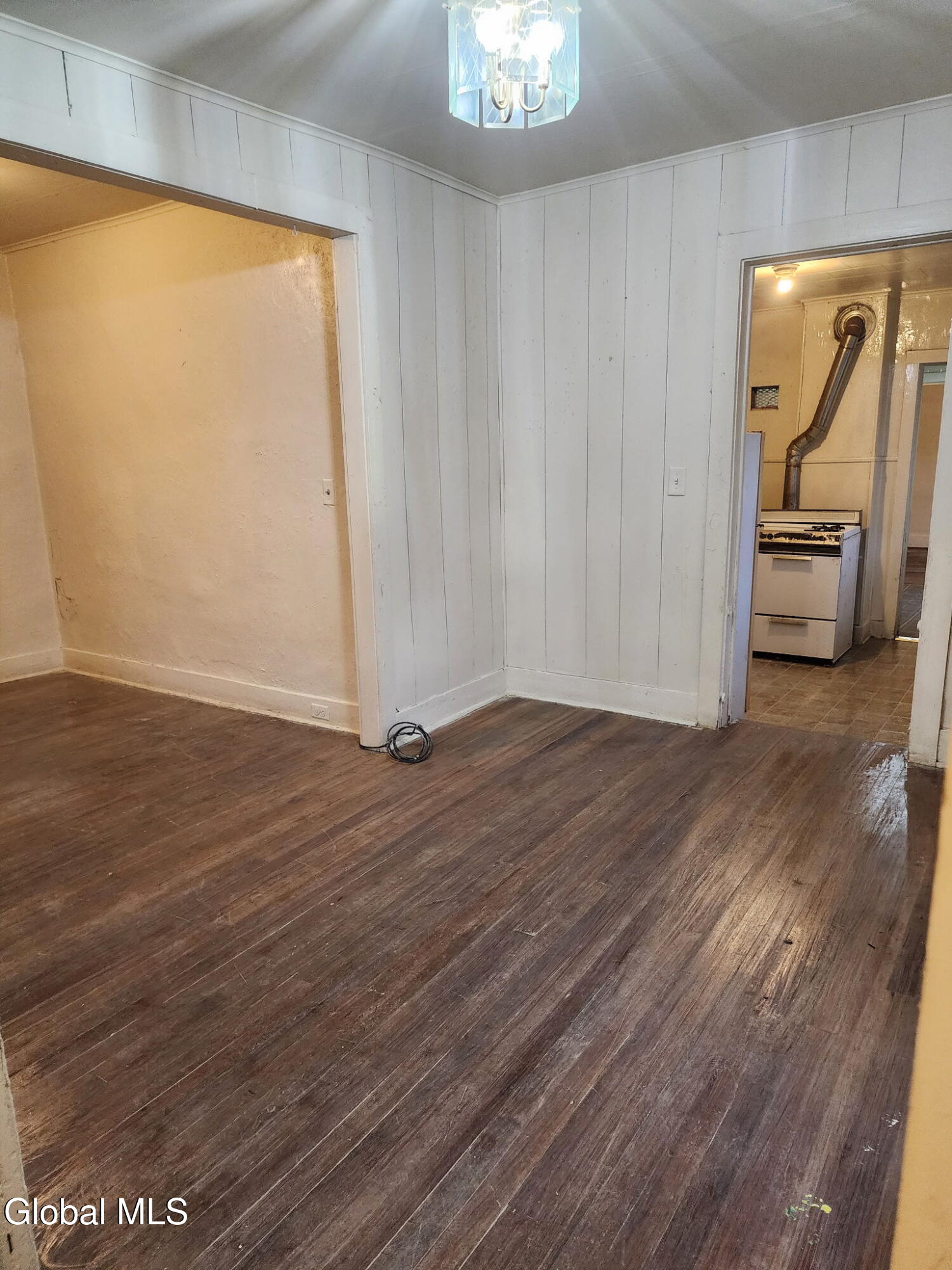 13 E 8th Avenue Gloversville NY 12078