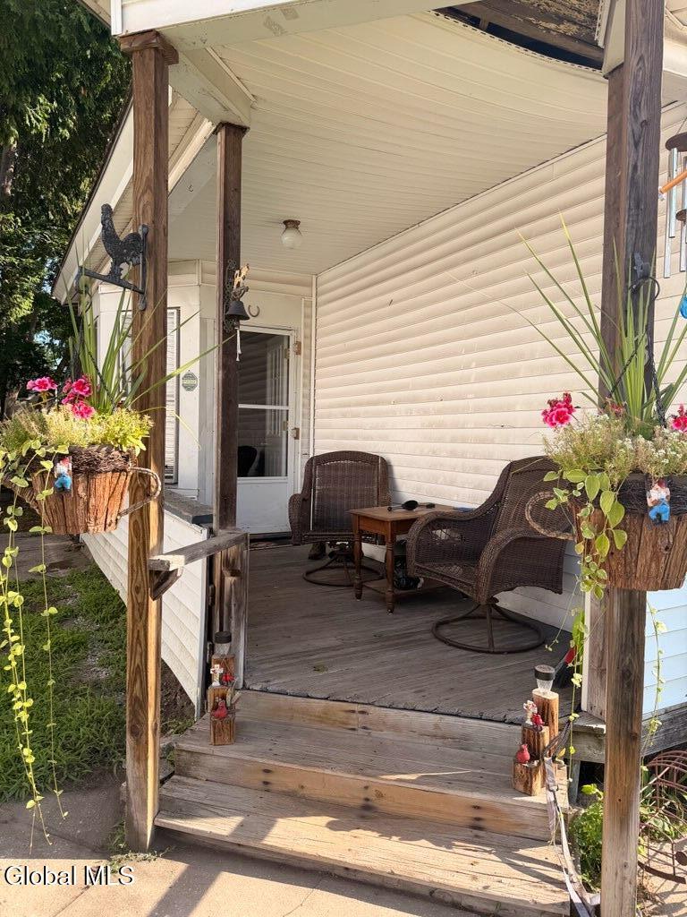 13 E 8th Avenue Gloversville NY 12078