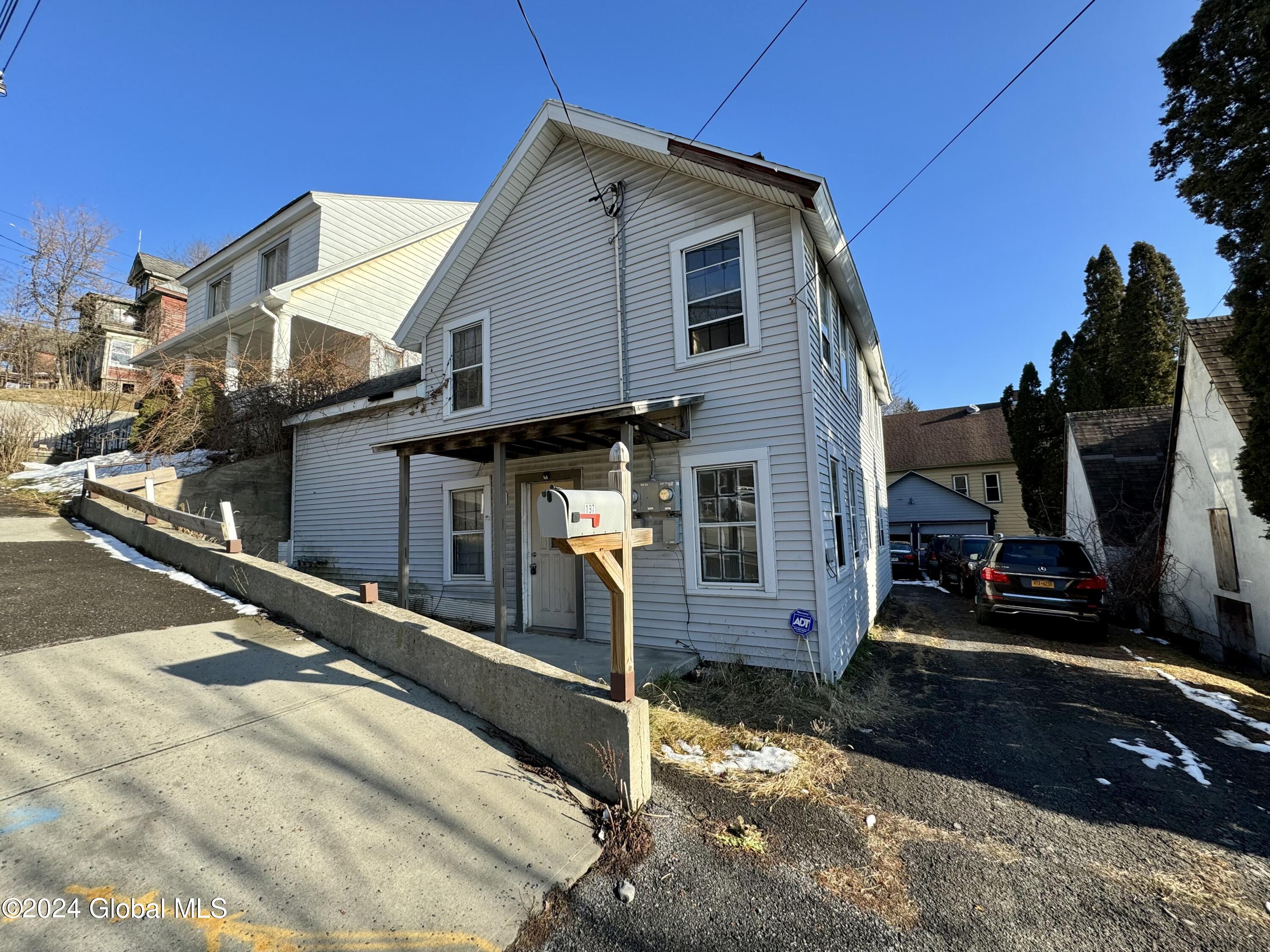 197 Vrooman Avenue Amsterdam NY 12010
