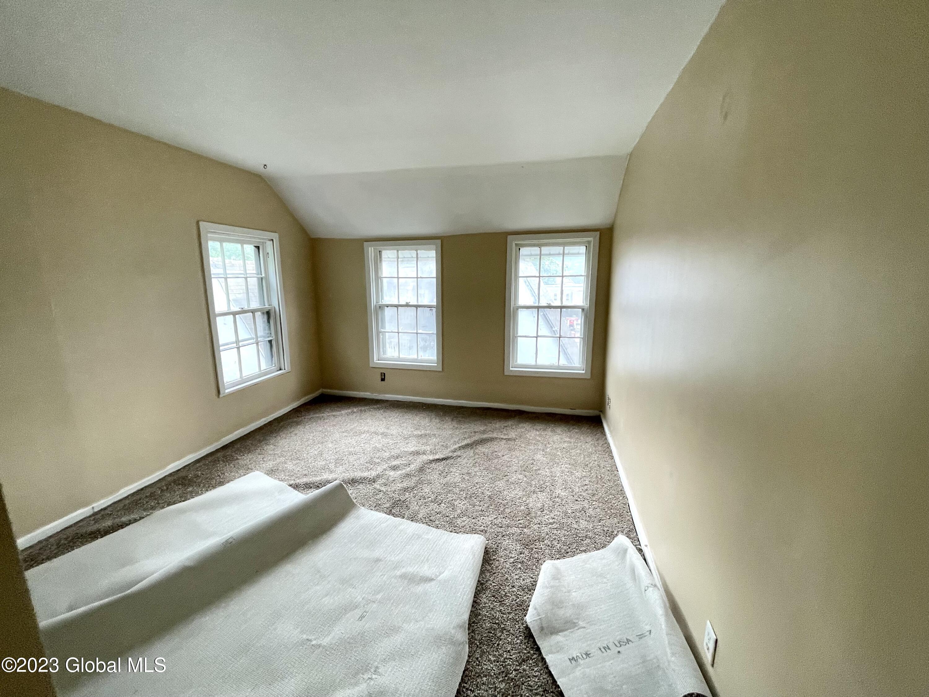 197 Vrooman Avenue Amsterdam NY 12010