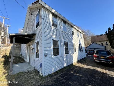 197 Vrooman Avenue Amsterdam NY 12010