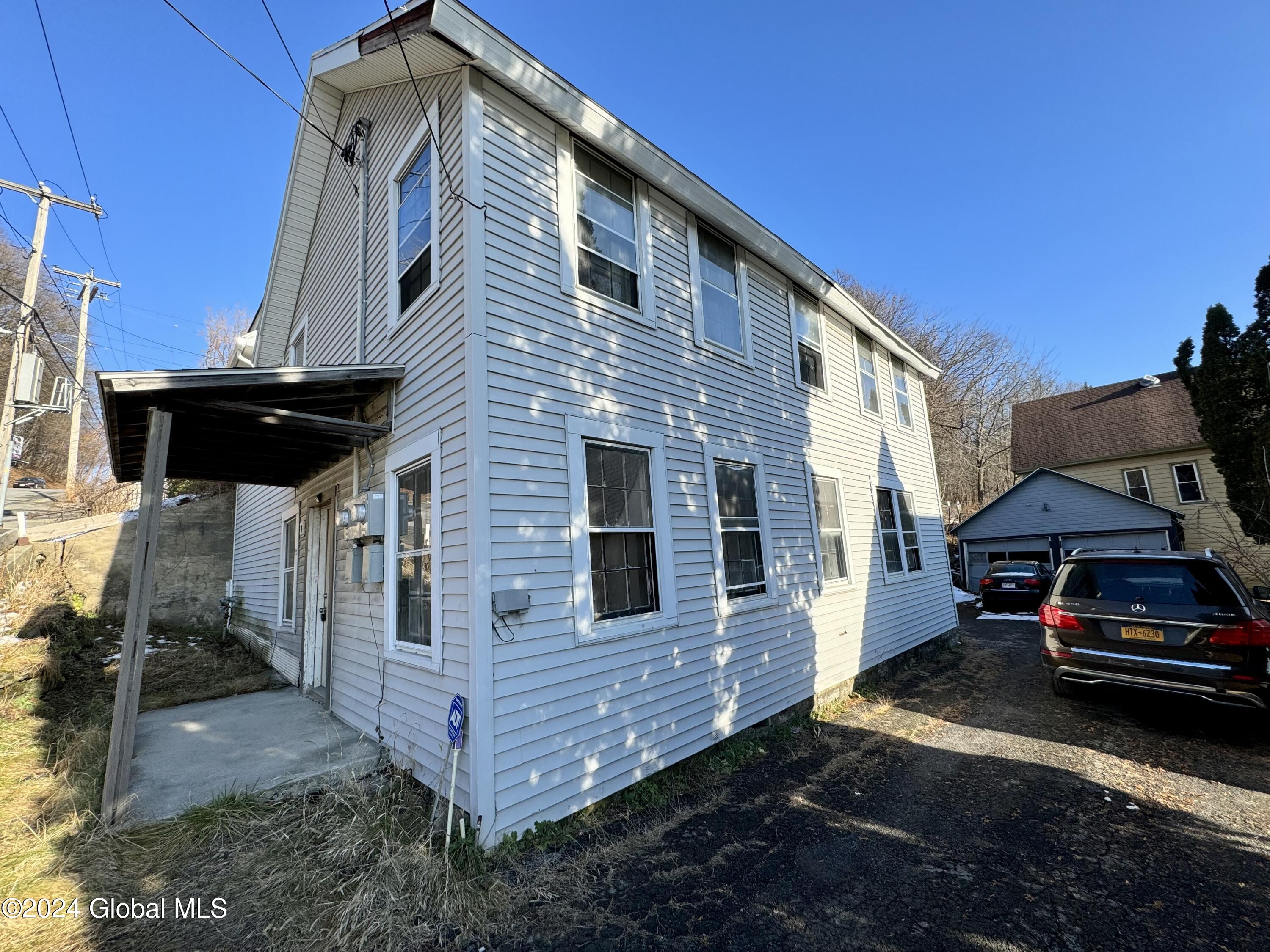 197 Vrooman Avenue Amsterdam NY 12010
