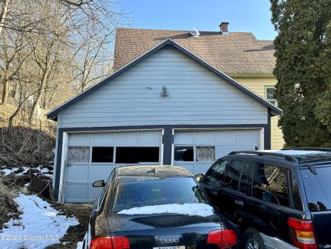 197 Vrooman Avenue Amsterdam NY 12010