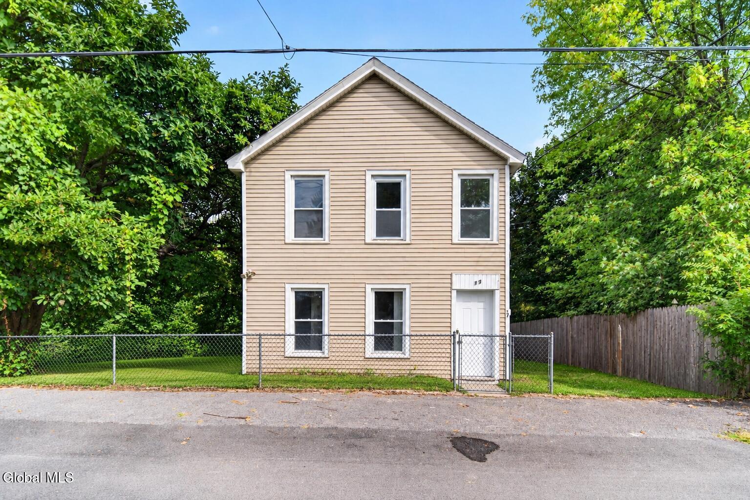 17 Glen Avenue Watervliet NY 12189