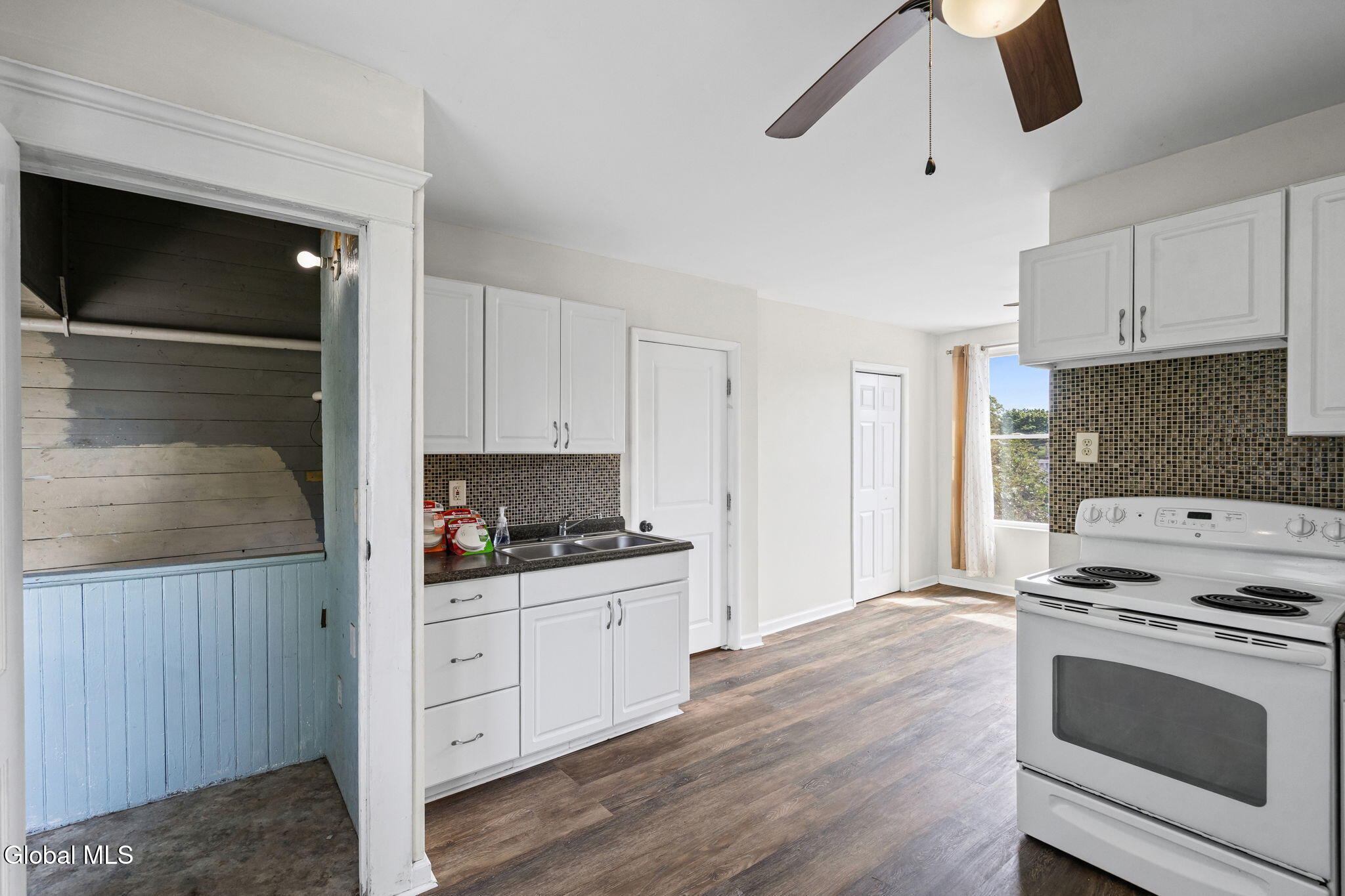 16 Vanderwerken Avenue Waterford NY 12188