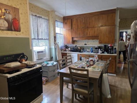 612 Twenty Third Street Watervliet NY 12189