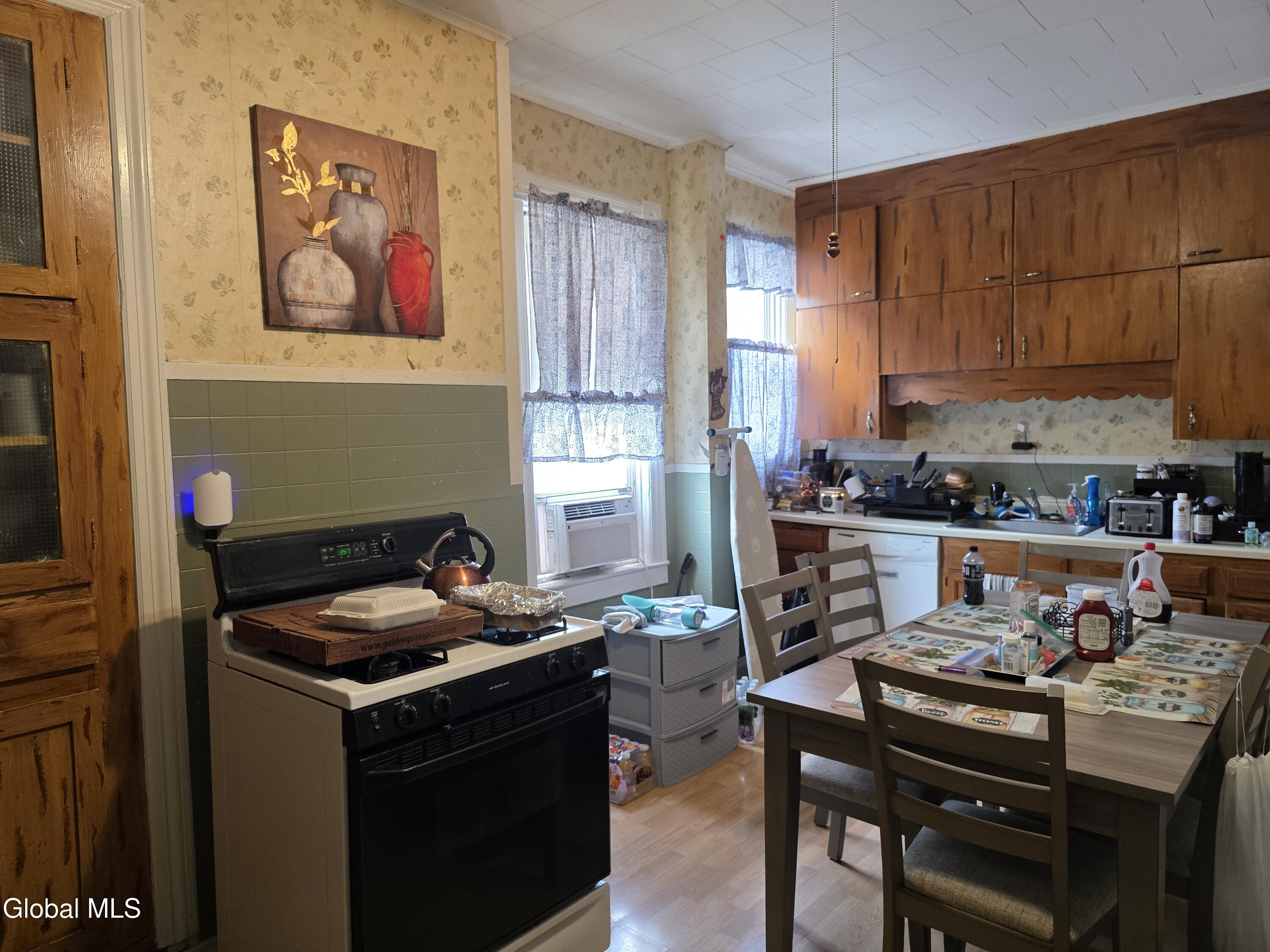 612 Twenty Third Street Watervliet NY 12189