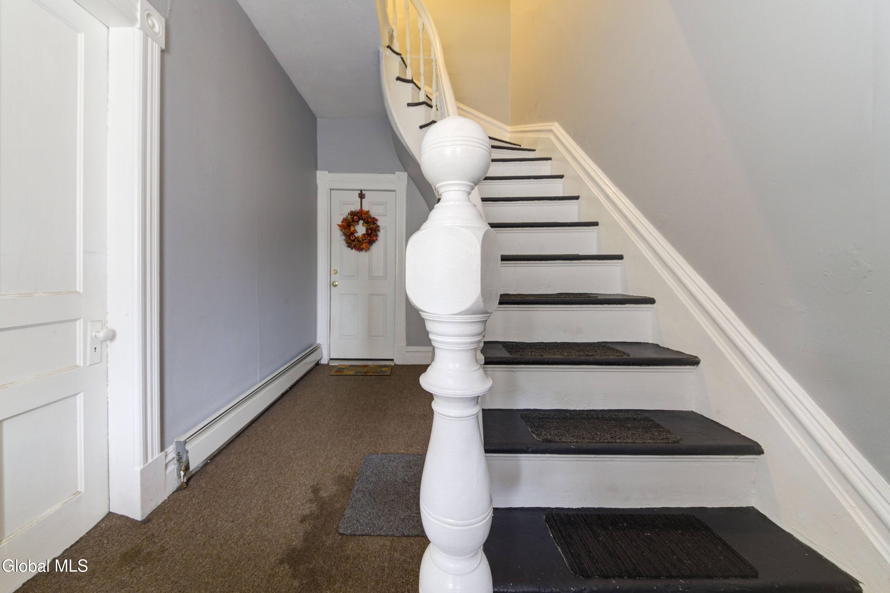 612 Twenty Third Street Watervliet NY 12189