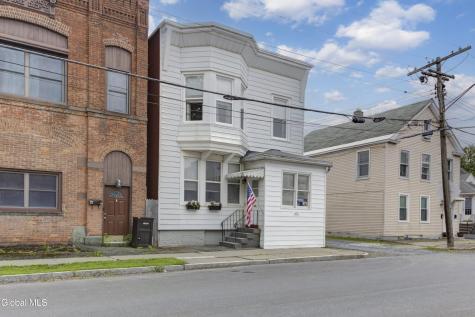 612 Twenty Third Street Watervliet NY 12189