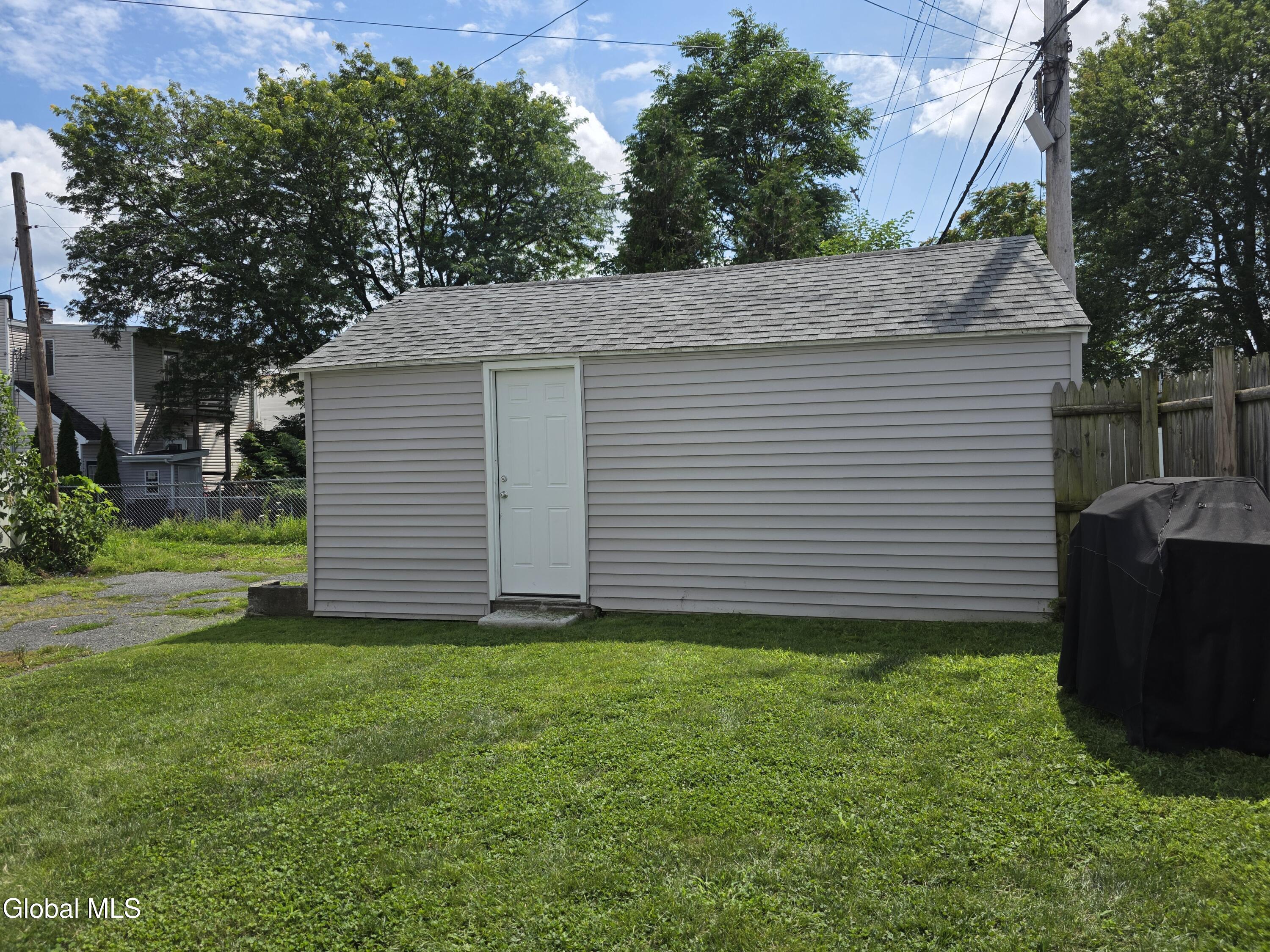 612 Twenty Third Street Watervliet NY 12189