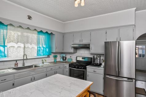 1030 Delamont Avenue Schenectady NY 12307