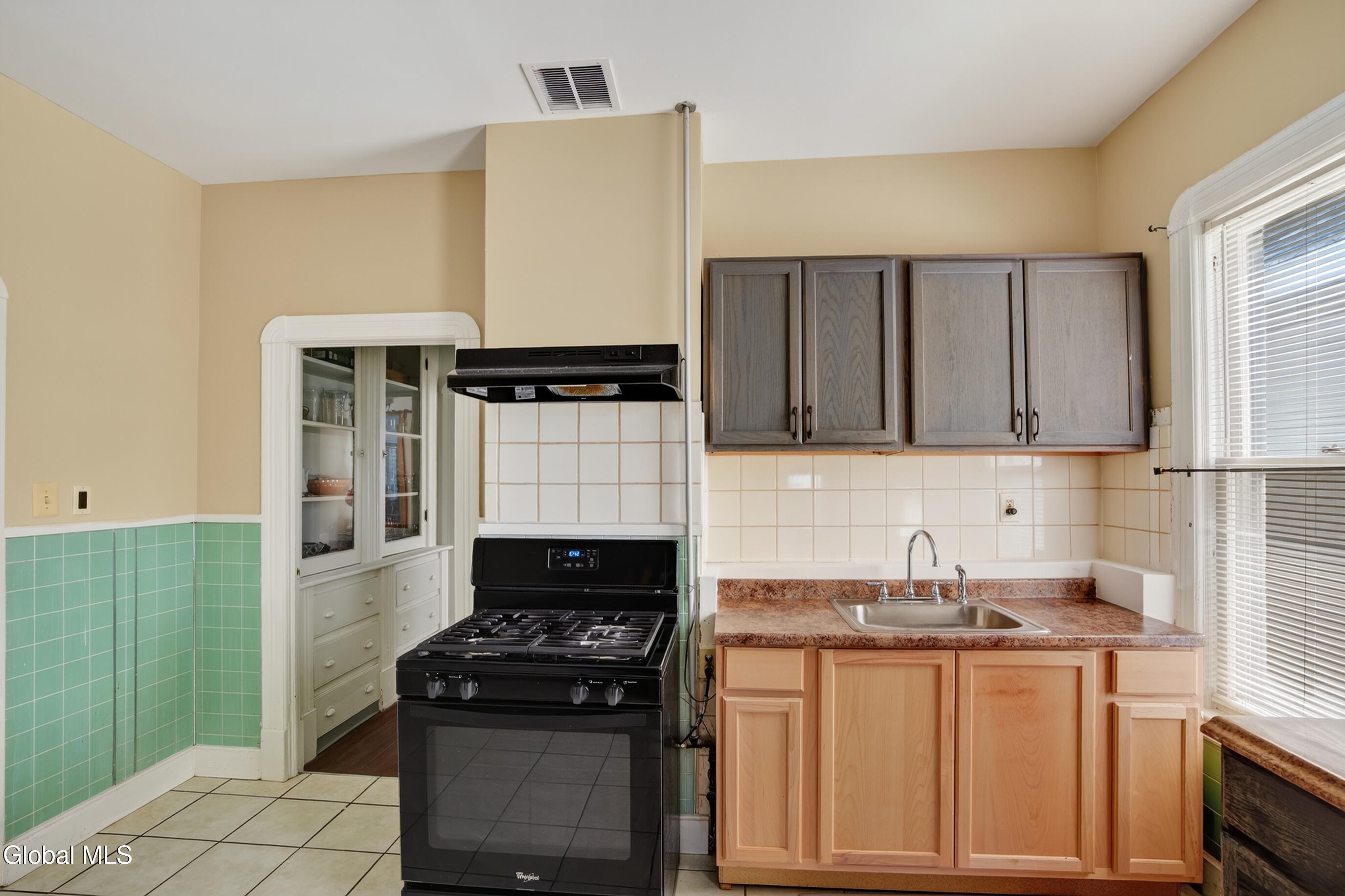 1030 Delamont Avenue Schenectady NY 12307
