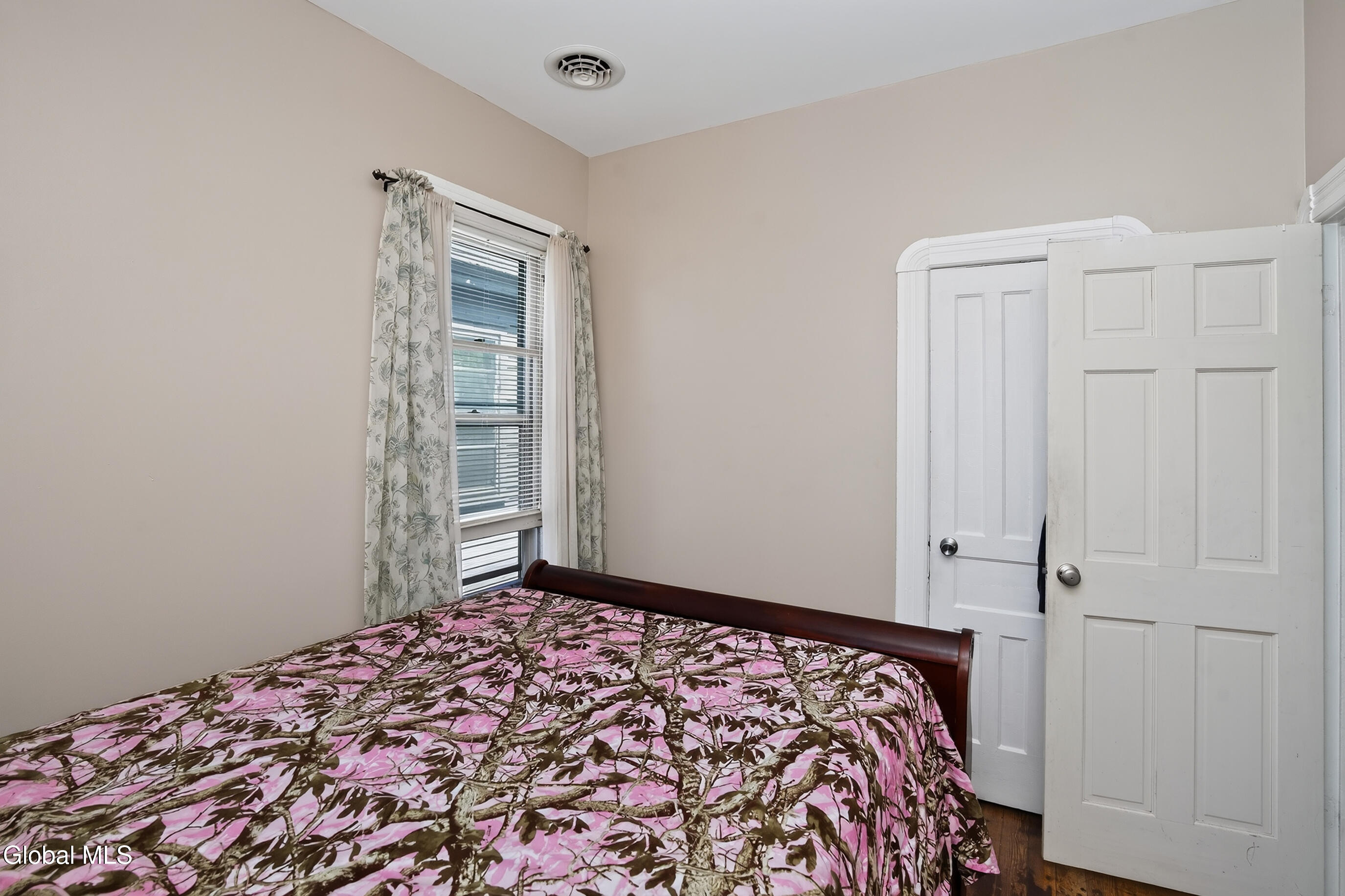 1030 Delamont Avenue Schenectady NY 12307