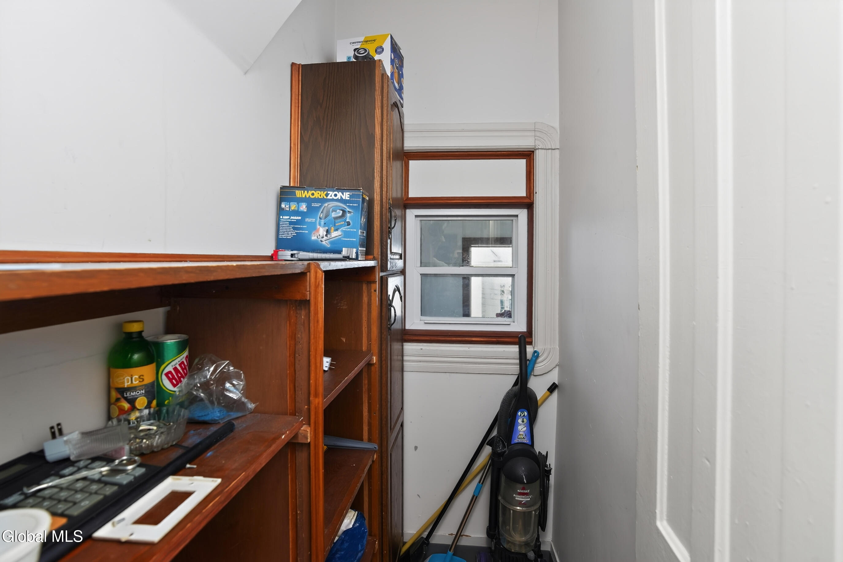 1030 Delamont Avenue Schenectady NY 12307