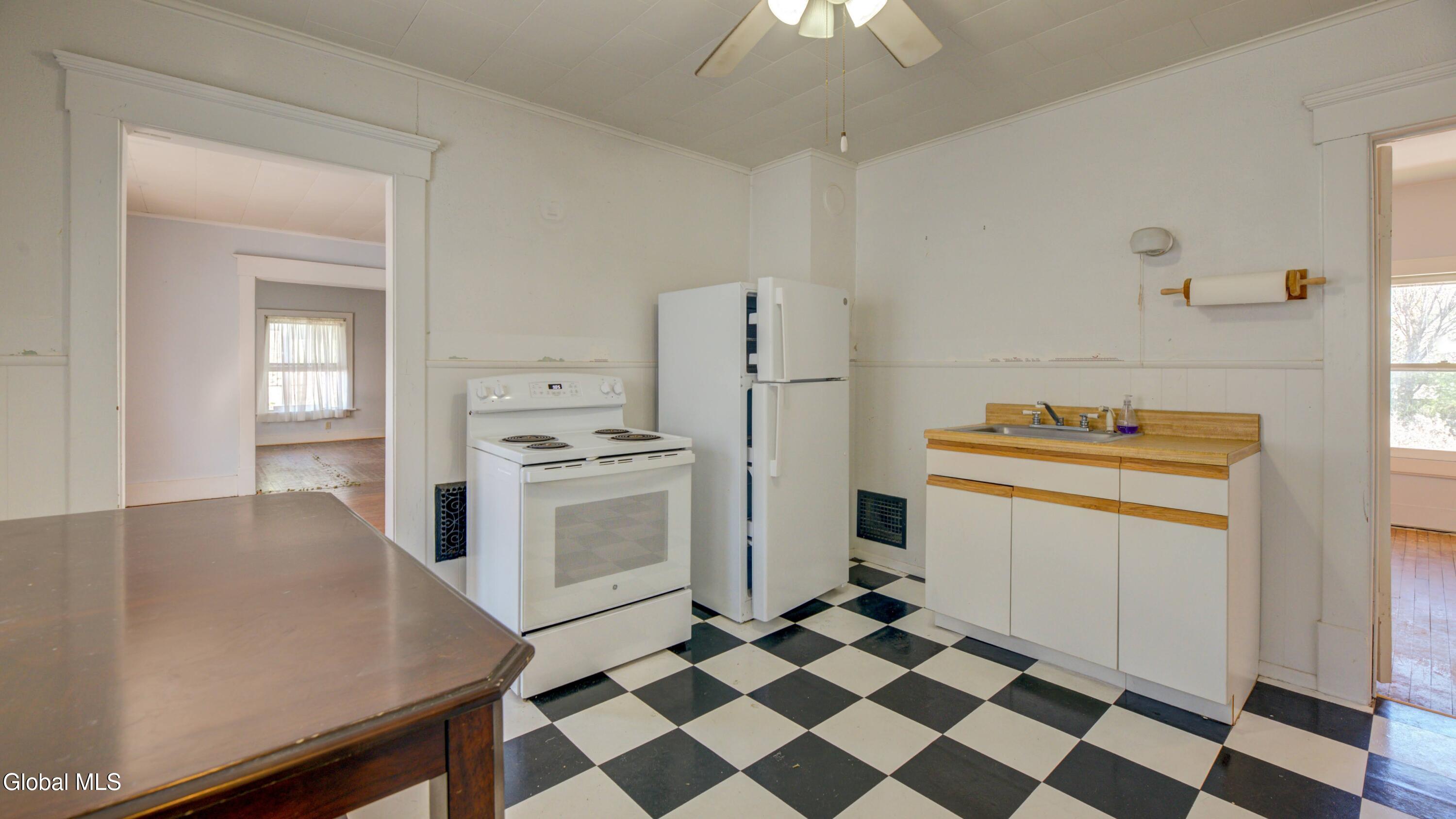 44 Temple Street Gloversville NY 12078