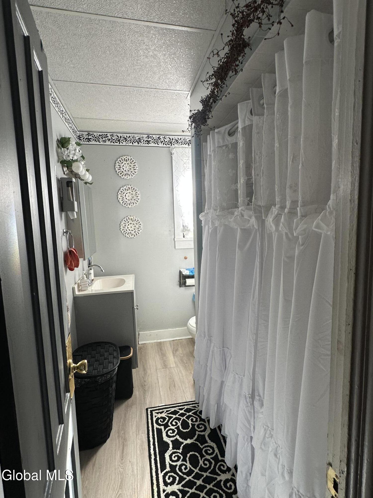2017 Avenue B Schenectady NY 12308