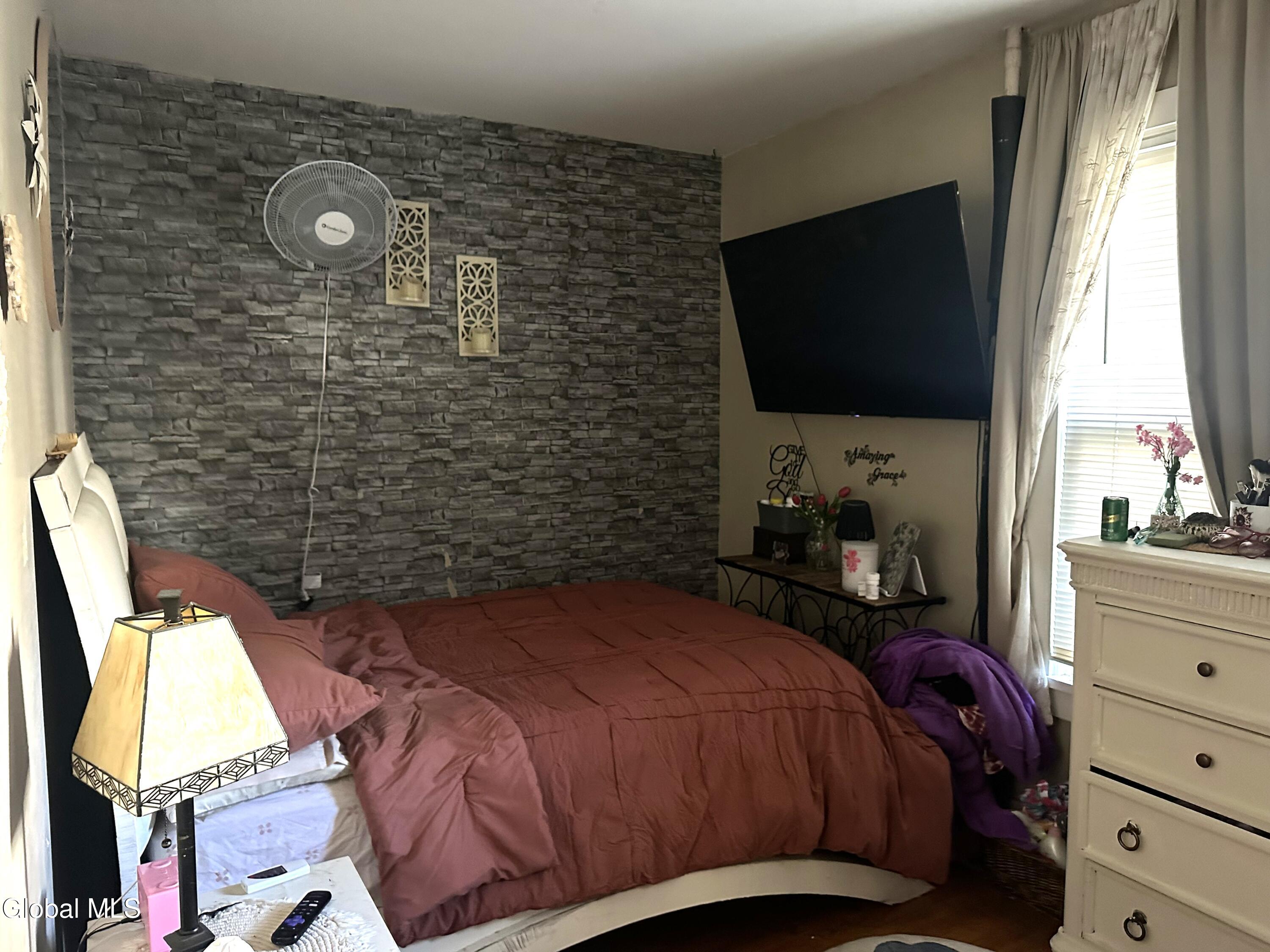 2017 Avenue B Schenectady NY 12308