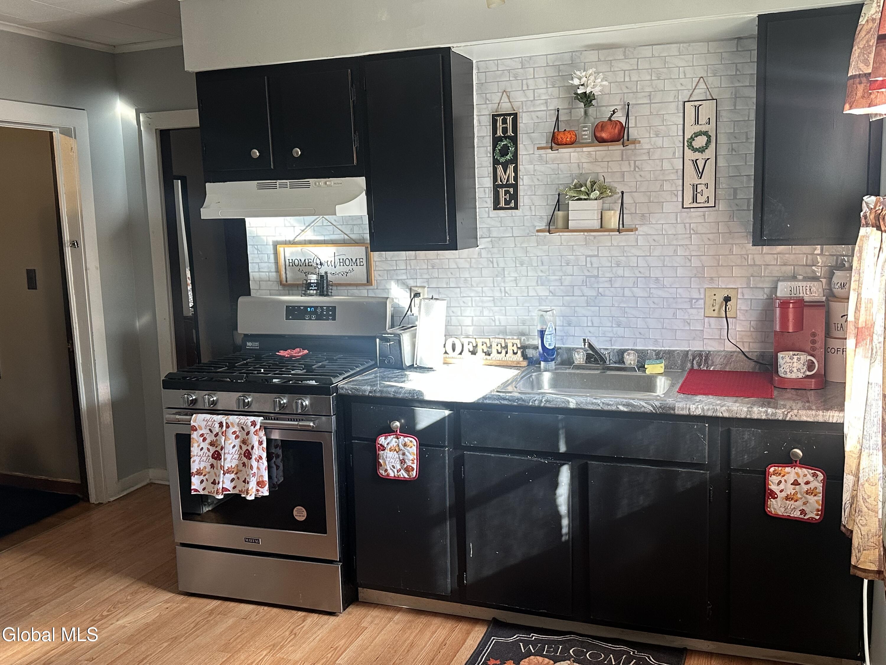 2017 Avenue B Schenectady NY 12308
