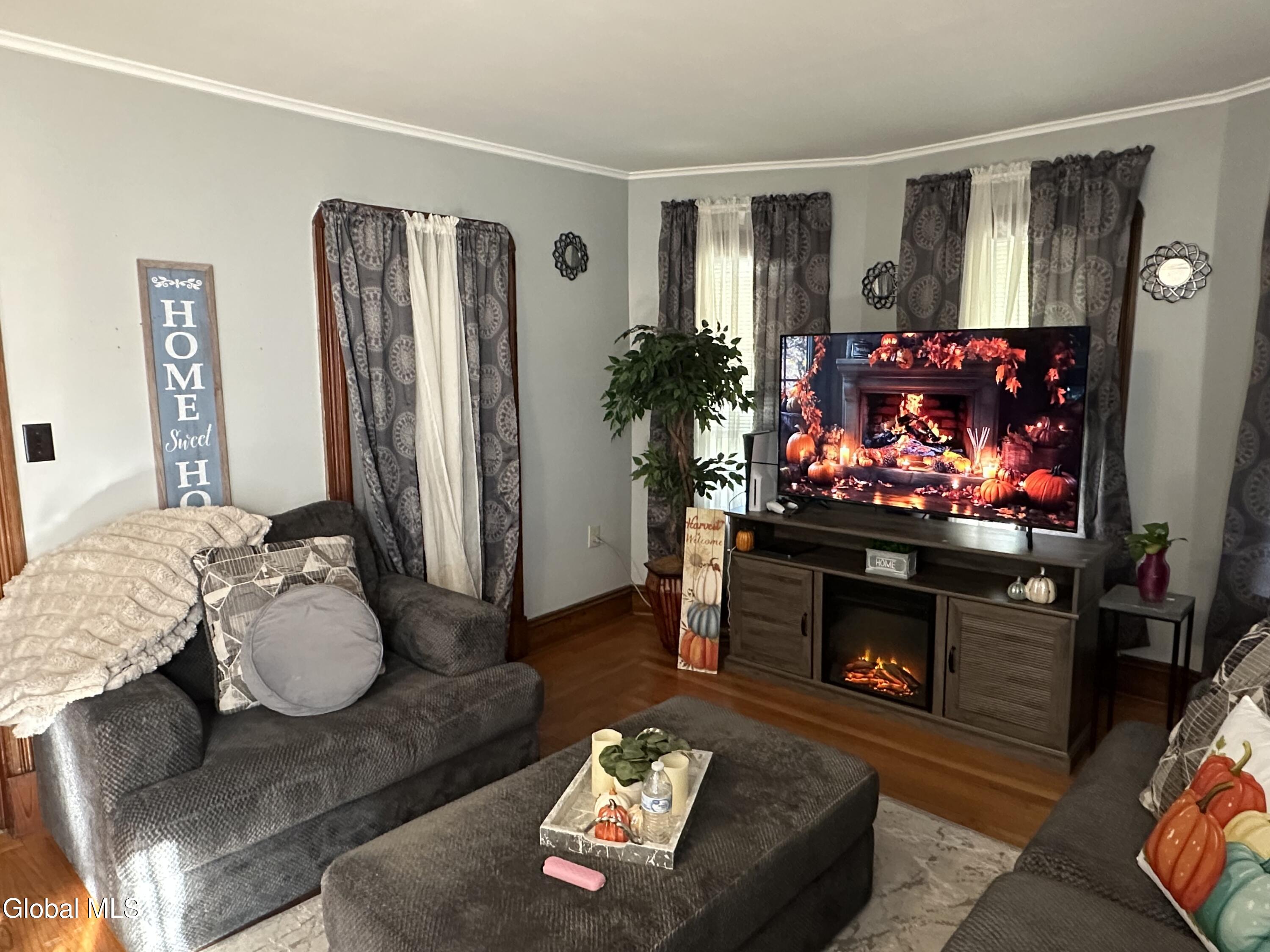 2017 Avenue B Schenectady NY 12308