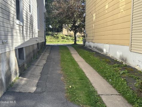 2017 Avenue B Schenectady NY 12308