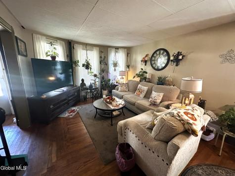 2017 Avenue B Schenectady NY 12308