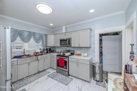 22 Elder Street Schenectady NY 12304