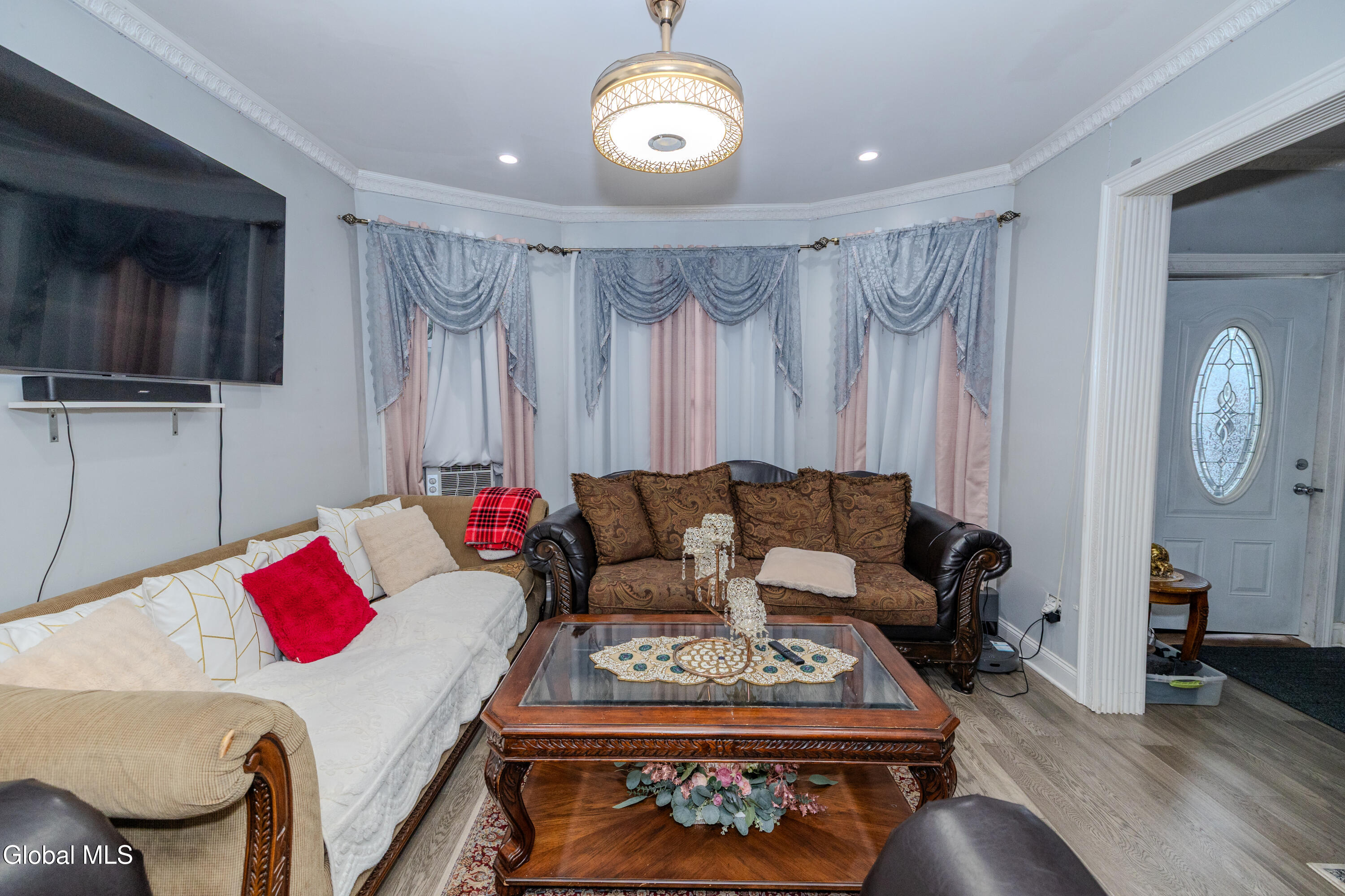 22 Elder Street Schenectady NY 12304