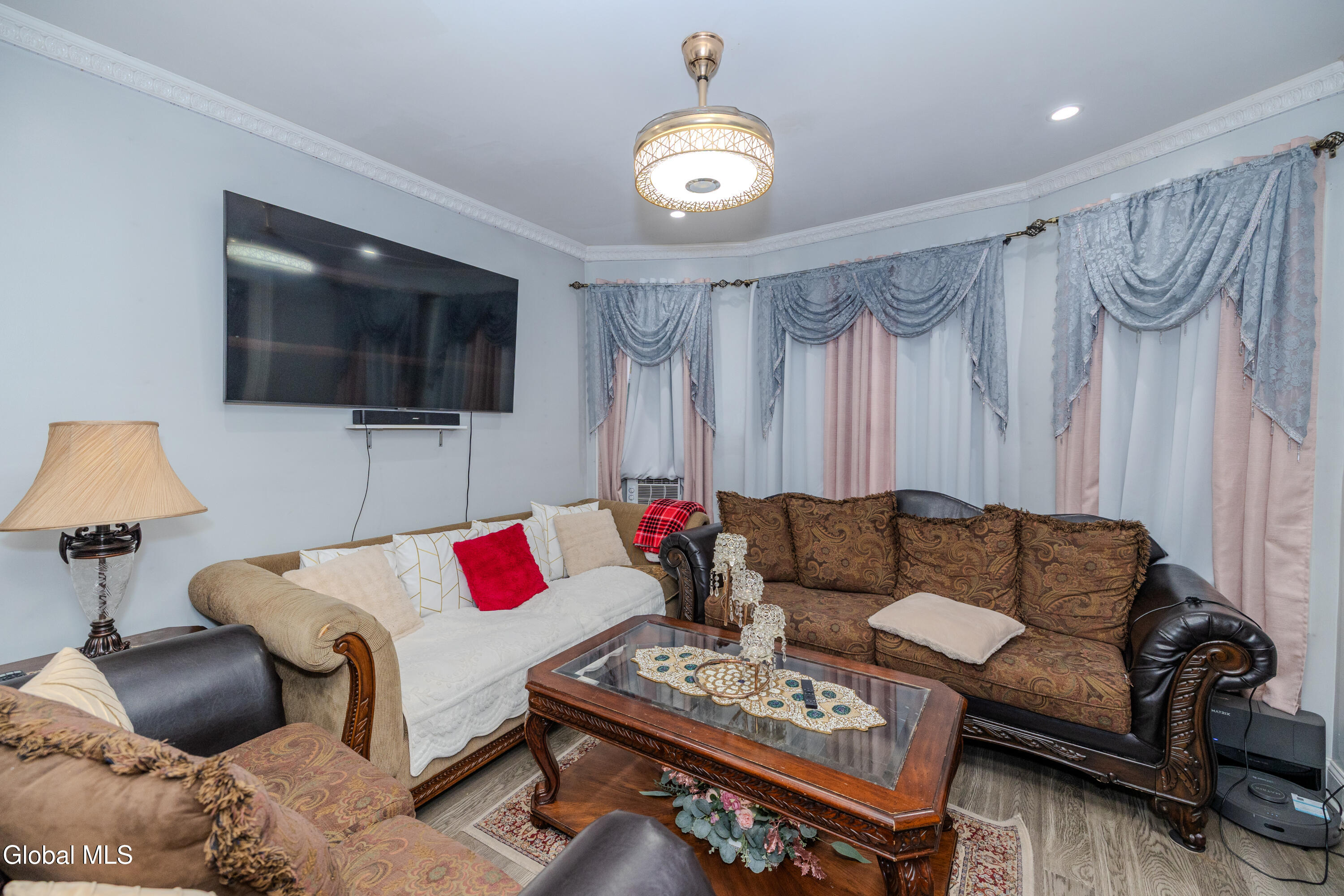 22 Elder Street Schenectady NY 12304