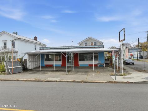 853 5th Avenue Troy NY 12182