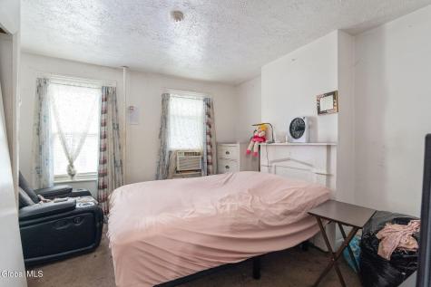9 Jackson Place Schenectady NY 12308