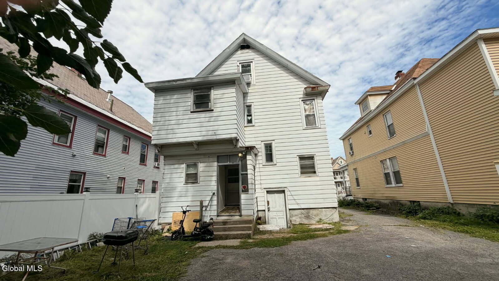 1562 Rugby Road Schenectady NY 12308