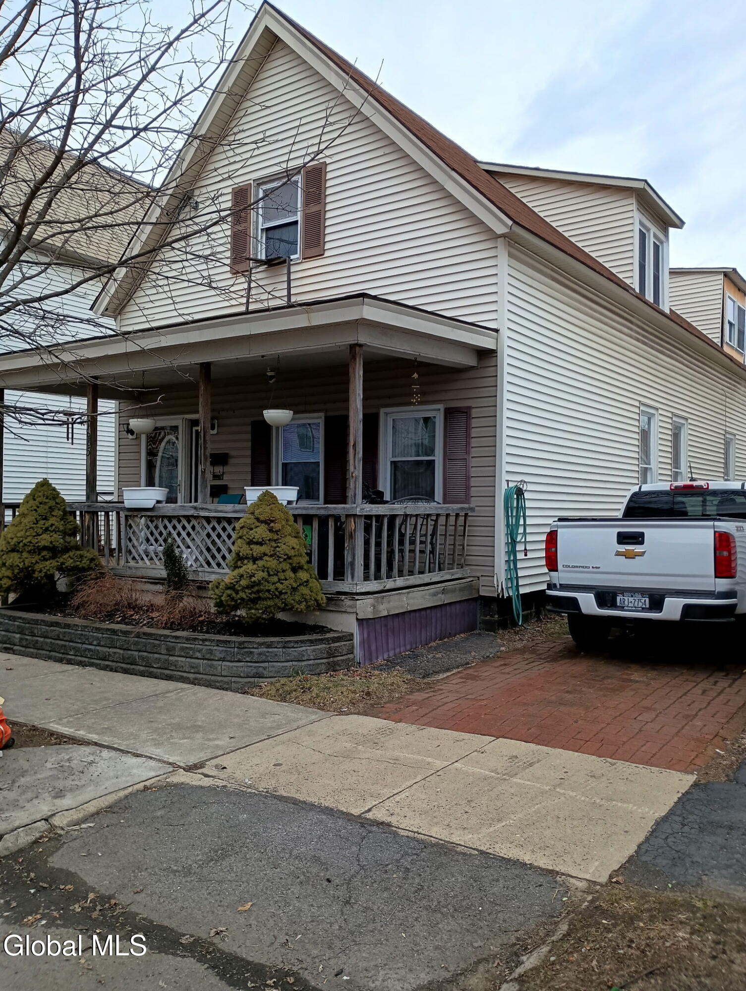 885 Emmett Street Schenectady NY 12307