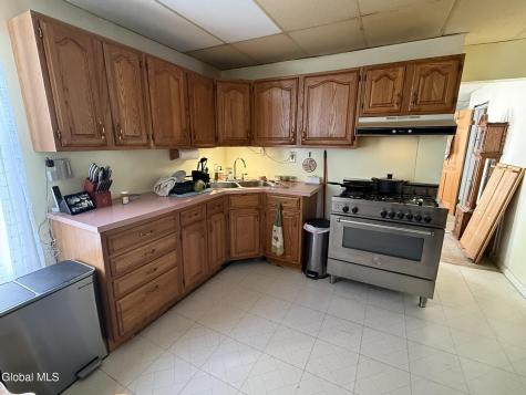 885 Emmett Street Schenectady NY 12307