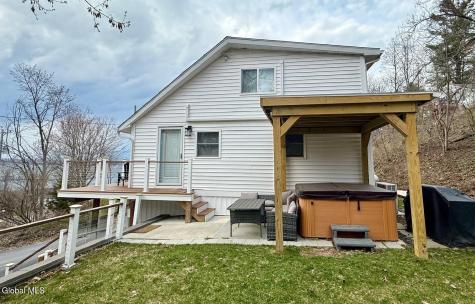 81 Rodgers Lane Saratoga Springs NY 12866