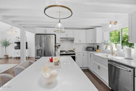 81 Rodgers Lane Saratoga Springs NY 12866
