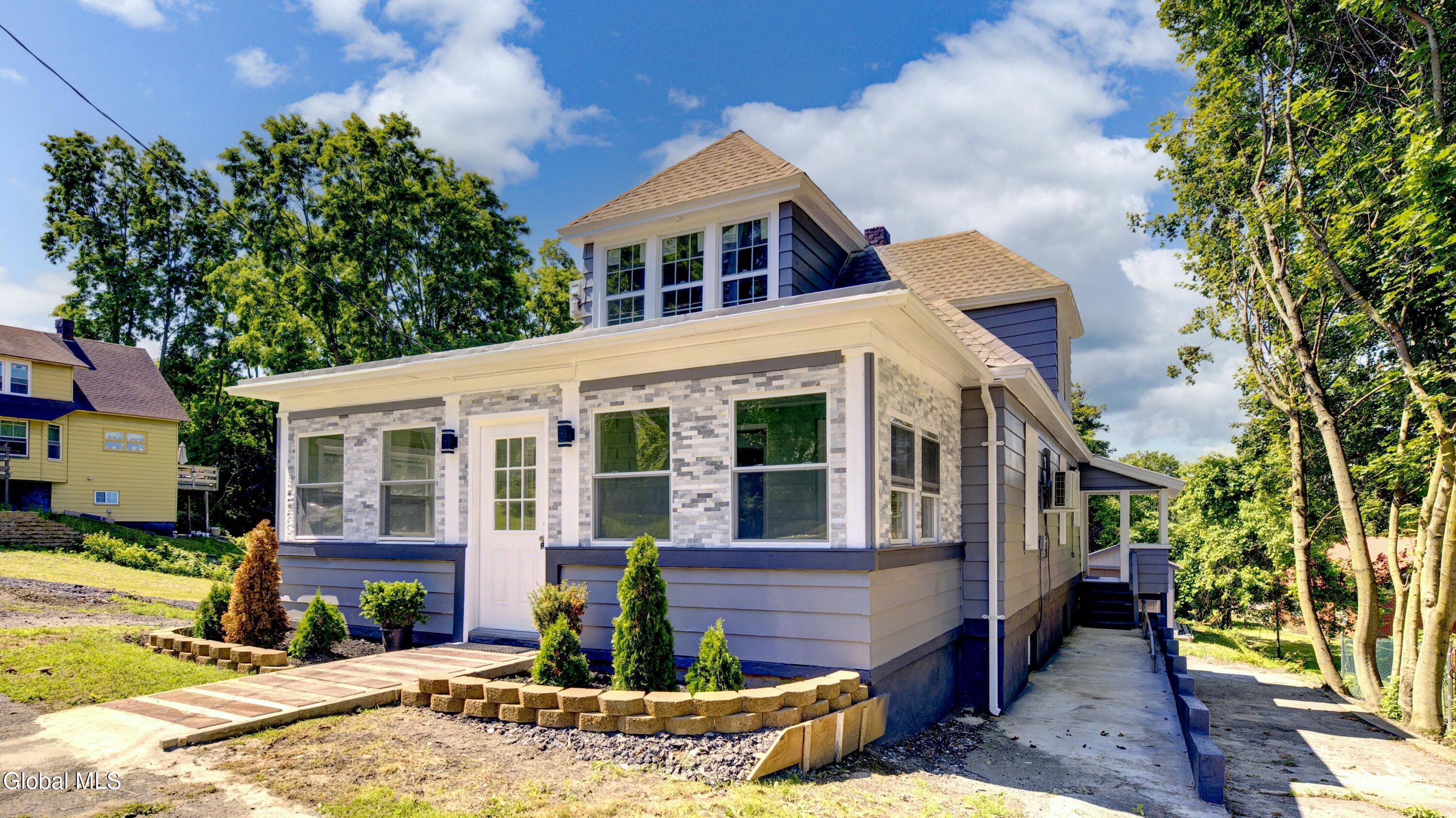 9 Mccleary Avenue Amsterdam NY 12010