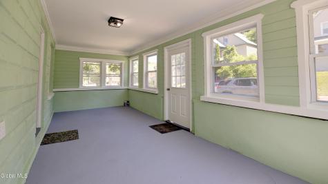 9 Mccleary Avenue Amsterdam NY 12010