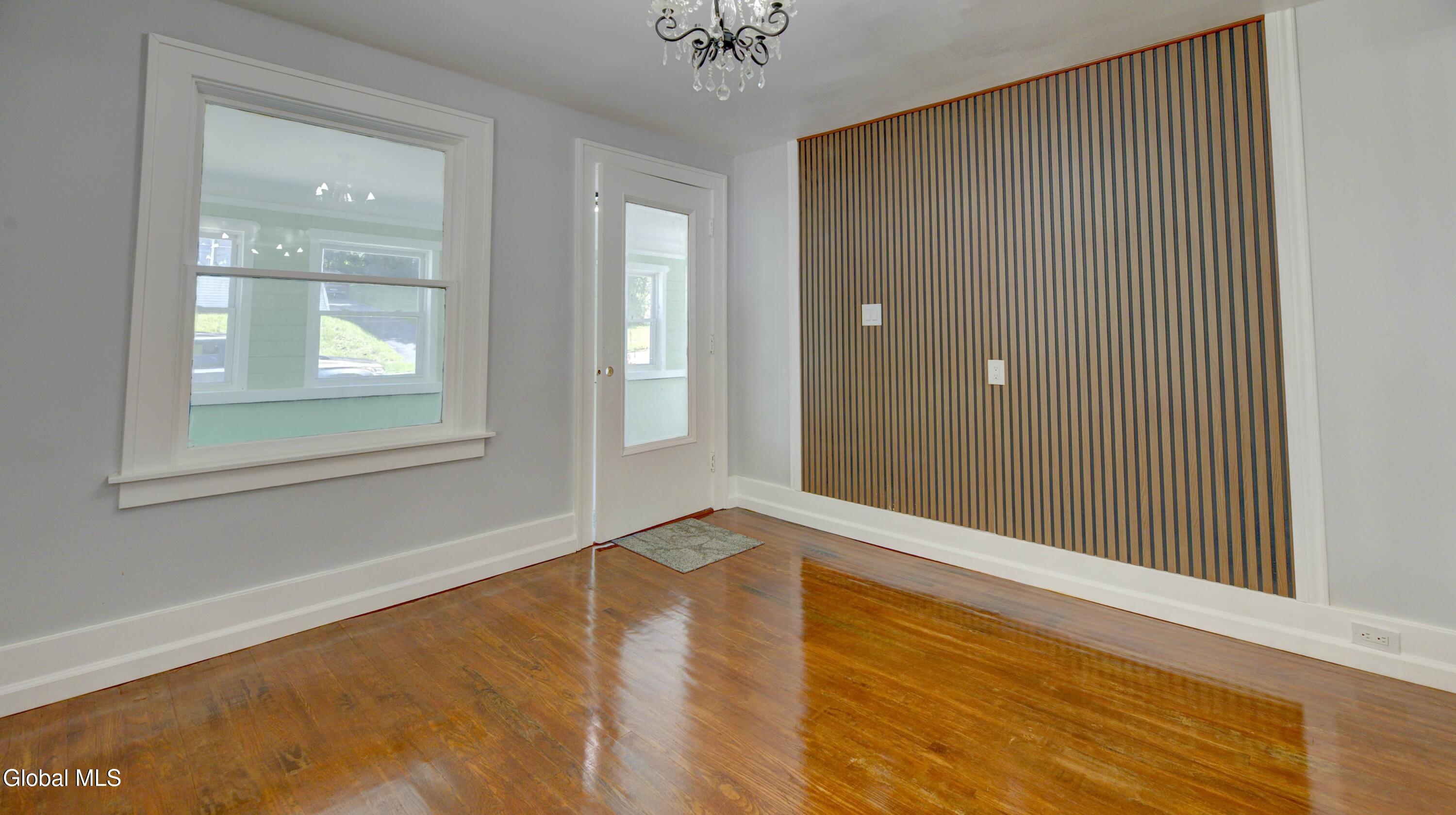 9 Mccleary Avenue Amsterdam NY 12010