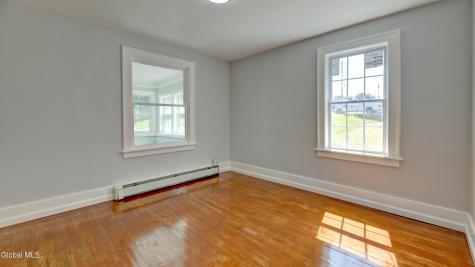 9 Mccleary Avenue Amsterdam NY 12010