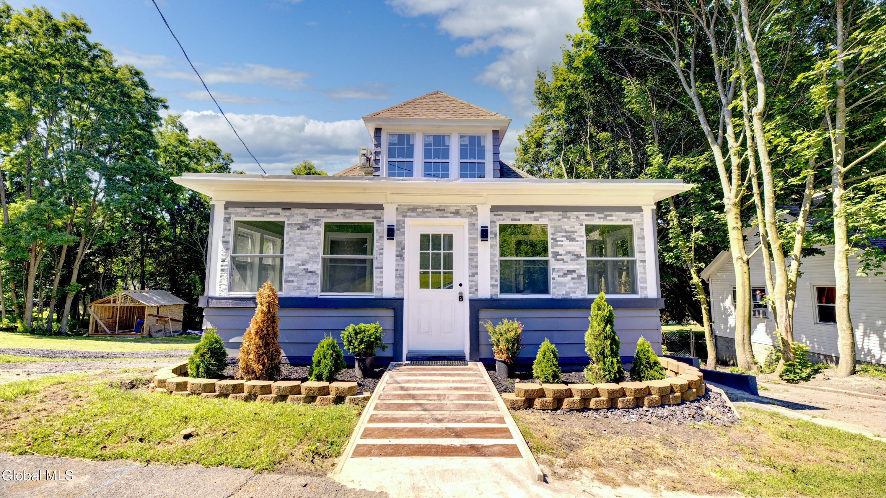 9 Mccleary Avenue Amsterdam NY 12010