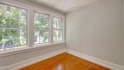 9 Mccleary Avenue Amsterdam NY 12010