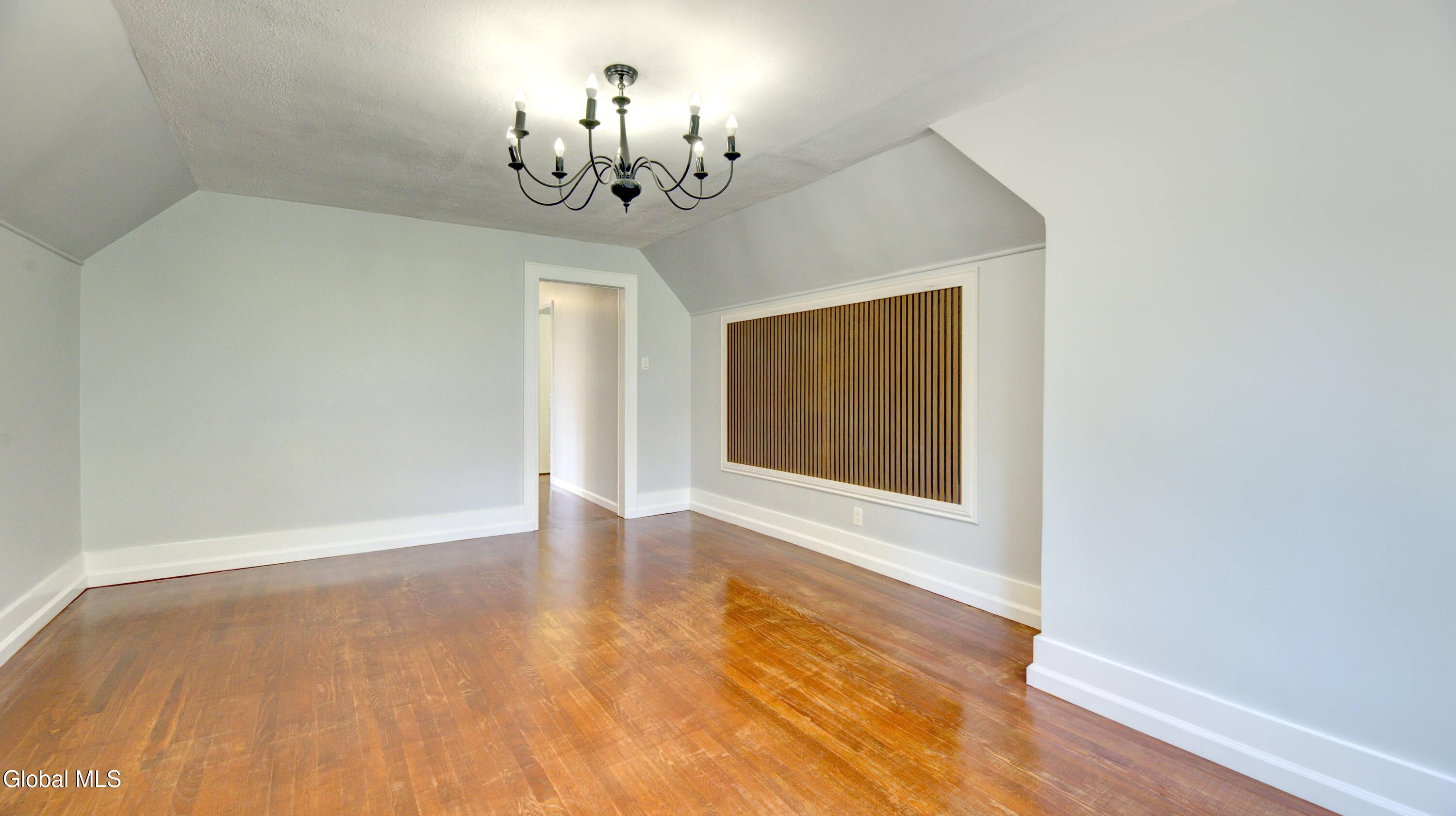 9 Mccleary Avenue Amsterdam NY 12010