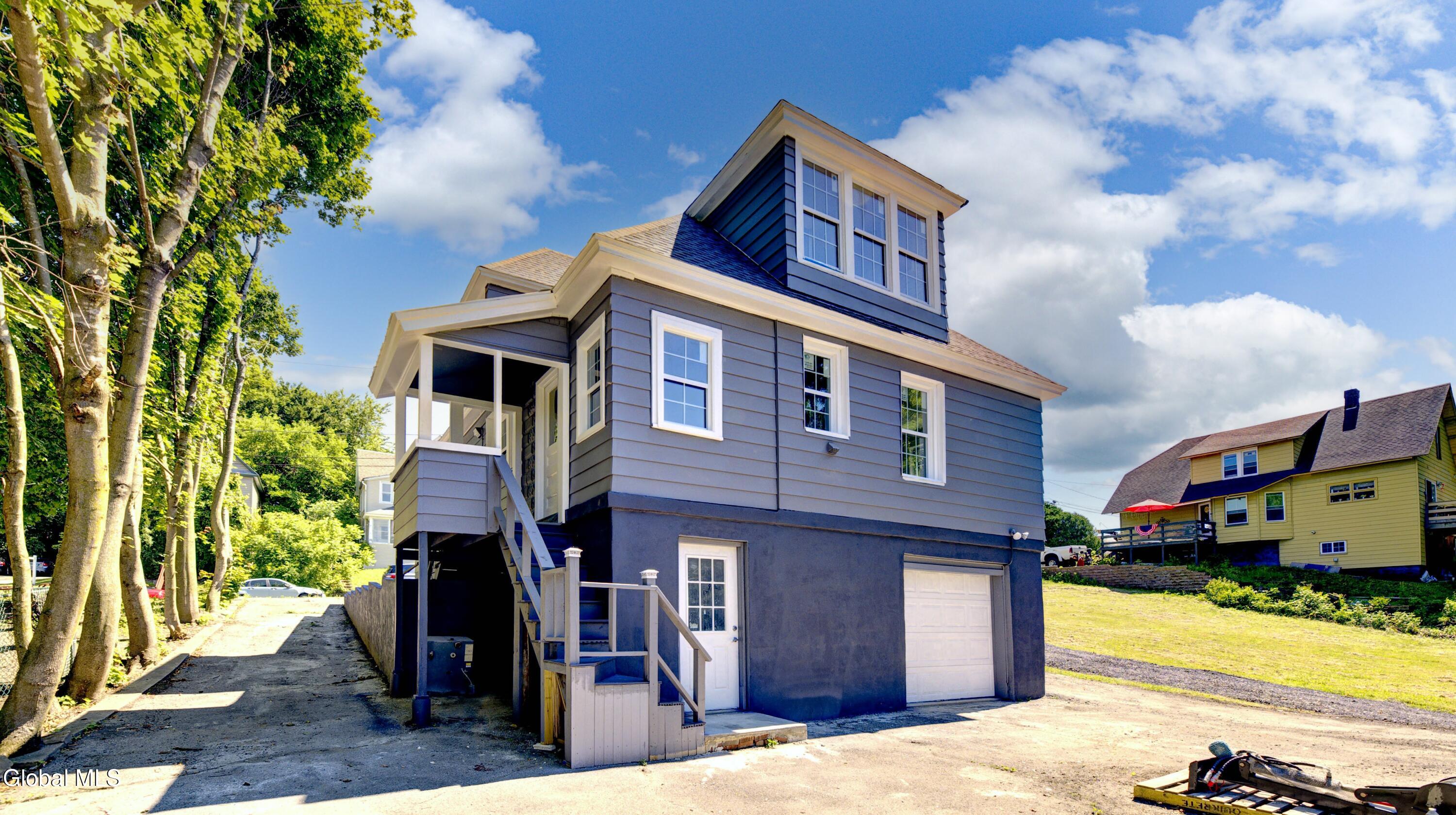 9 Mccleary Avenue Amsterdam NY 12010