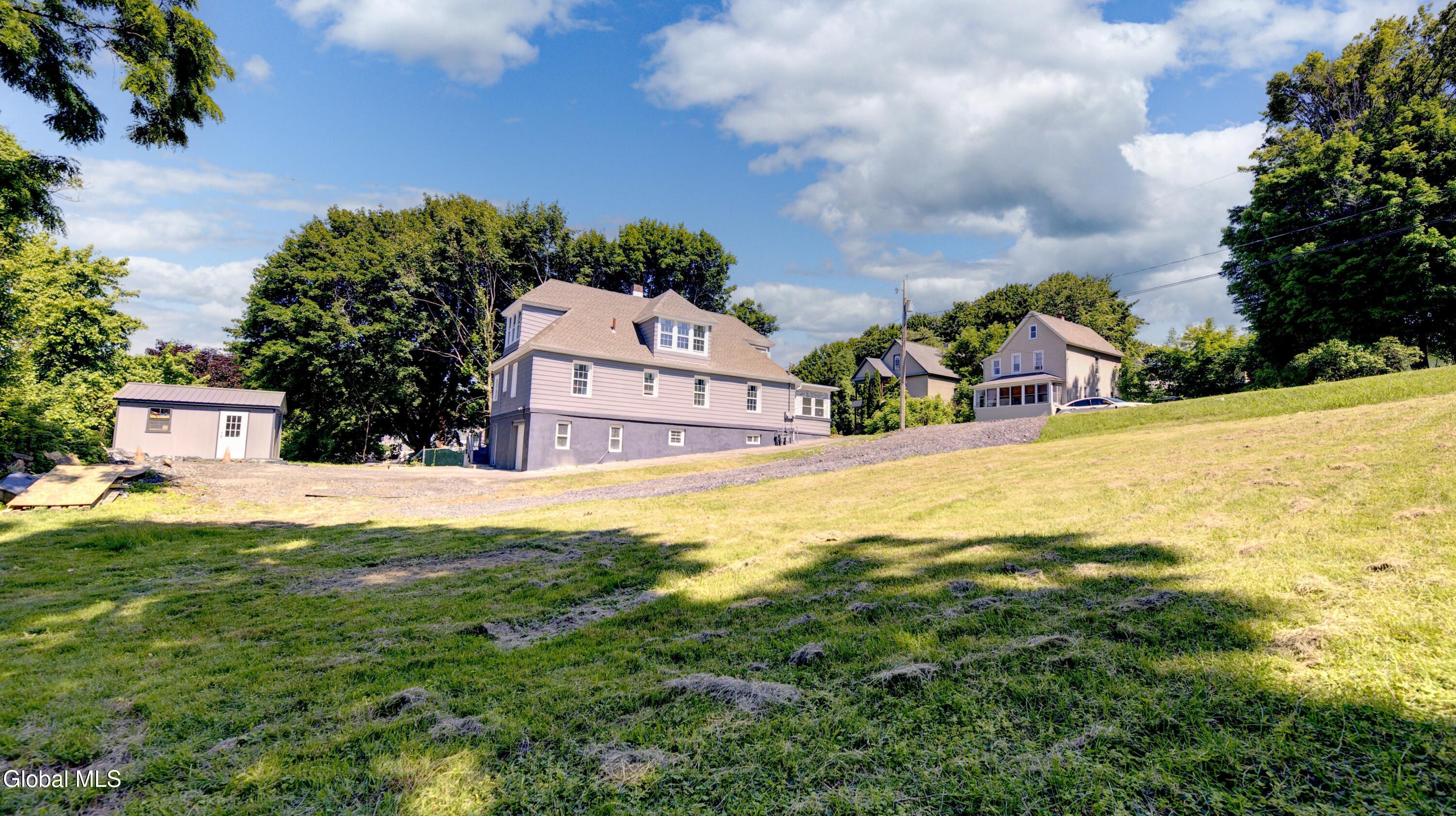 9 Mccleary Avenue Amsterdam NY 12010
