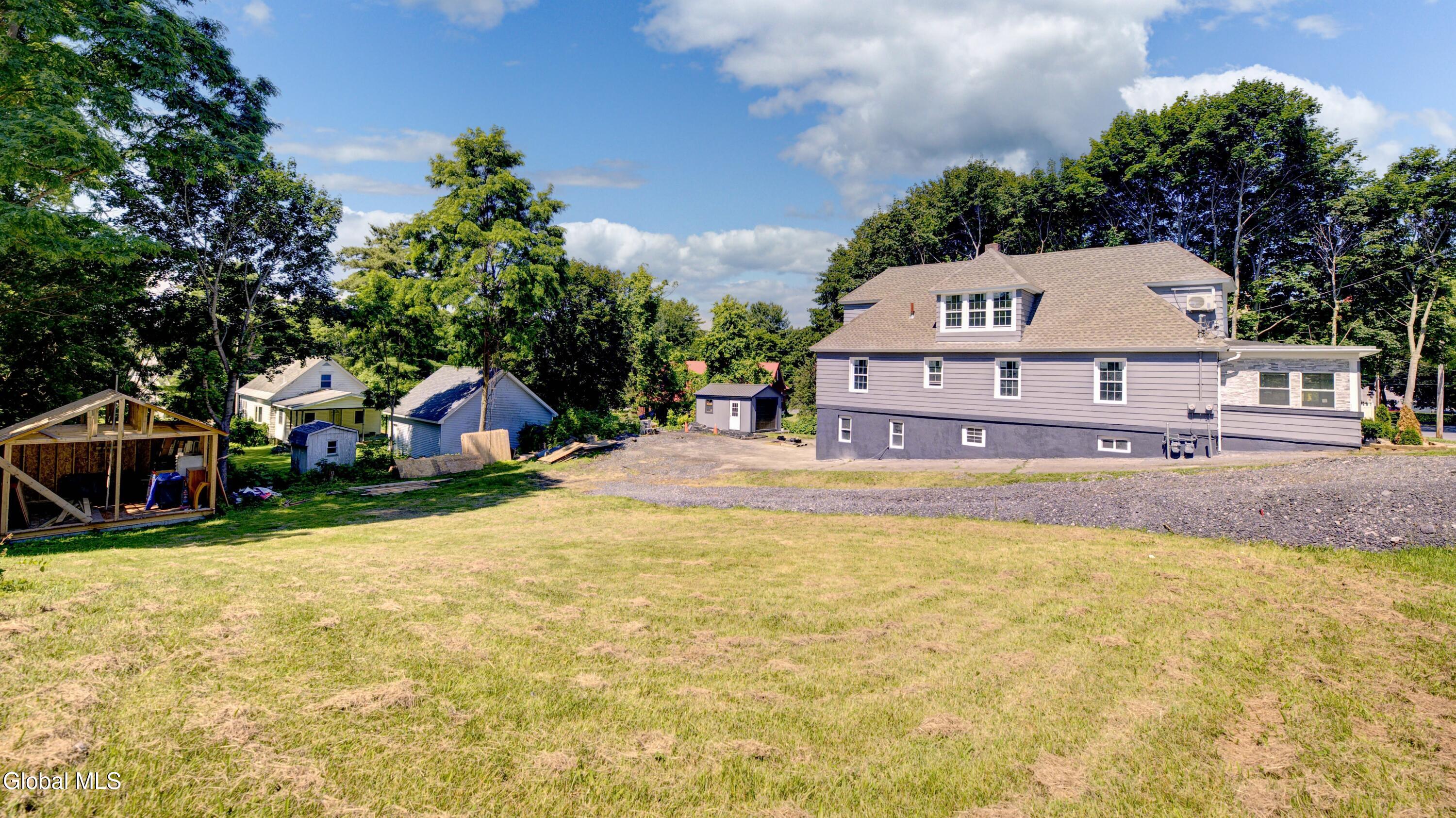 9 Mccleary Avenue Amsterdam NY 12010