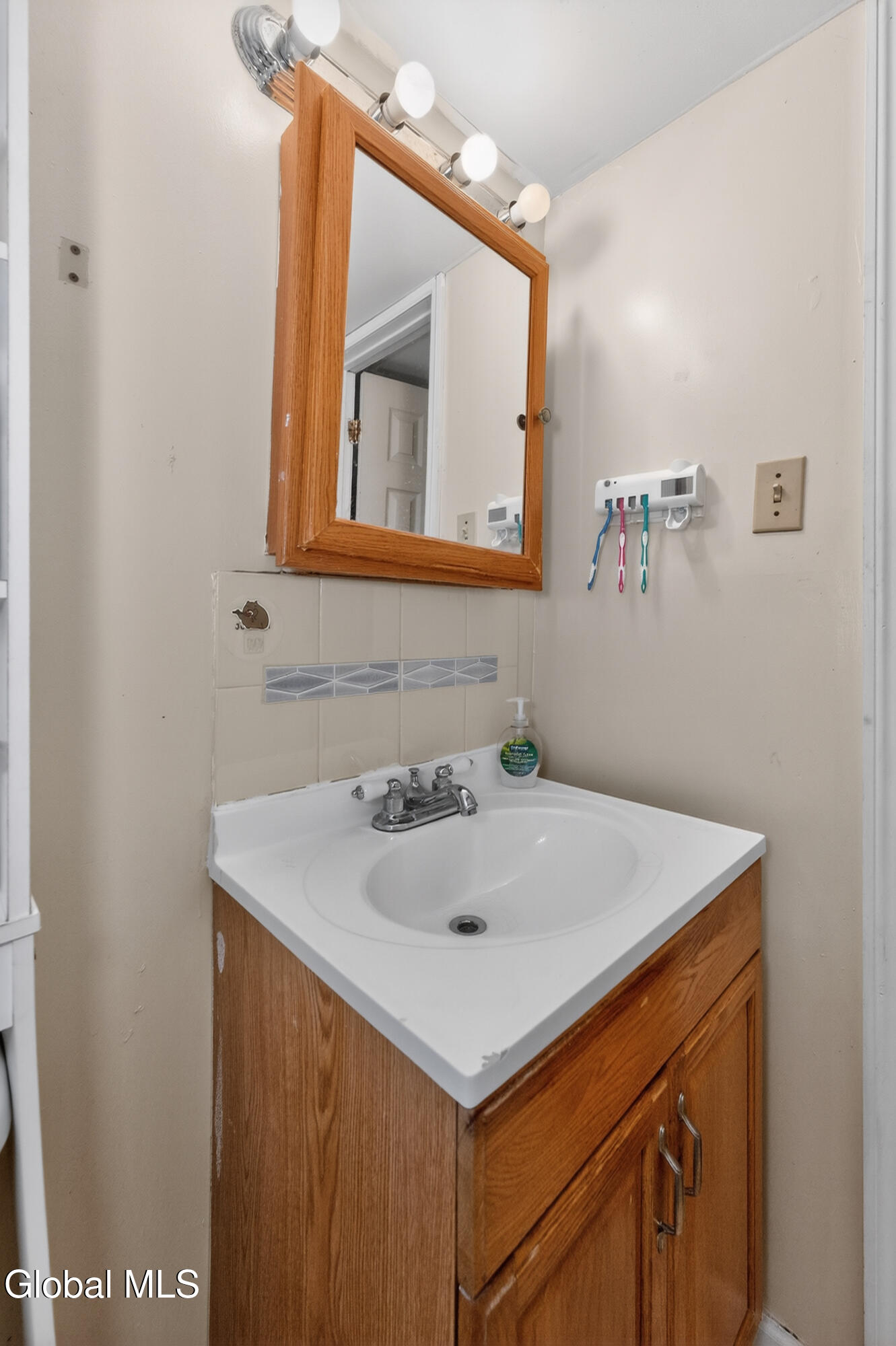 796 Livingston Avenue Albany NY 12206